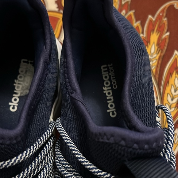 Men Adidas size 10 - Picture 3 of 6